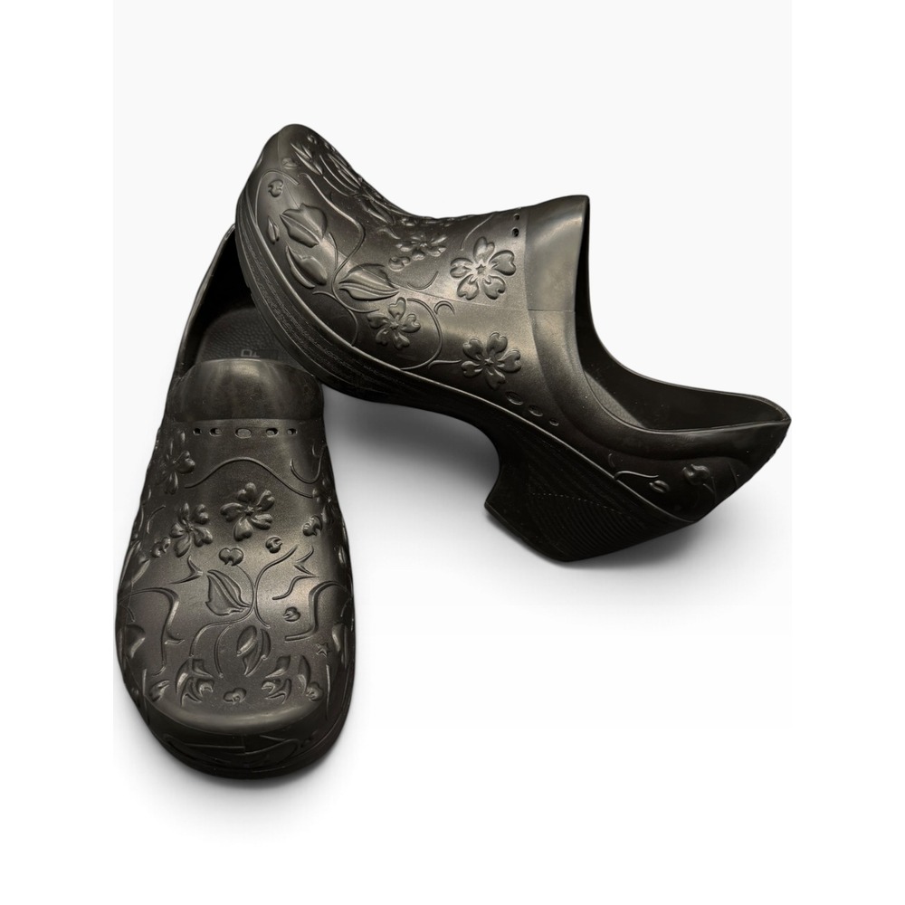 Dansko Black Floral Rubber Clogs Pixie Slip Resist Nurse Shoes Womens 7 embossed